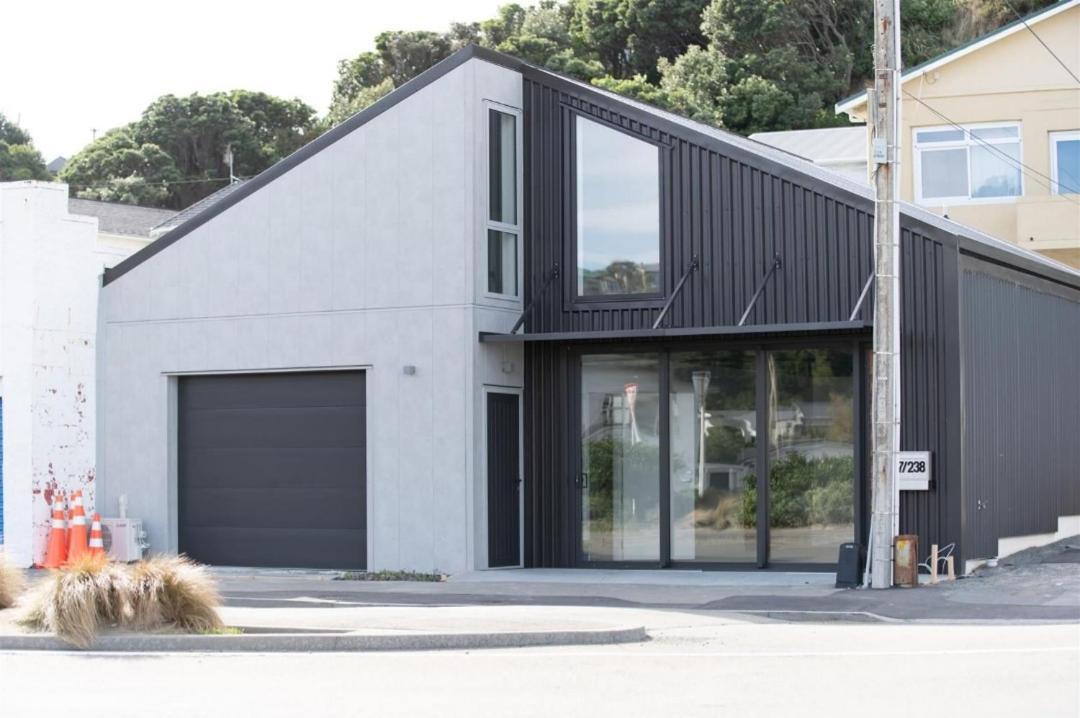 Modern & Cosy Studio Unit On Island Bay Beachfront Wellington Exterior photo